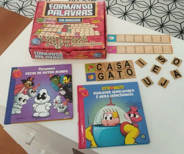 Kit - Brinquedos e Gibis infantil