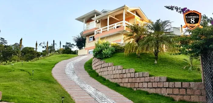 Bombinhas/SC - Condominio panorâmico - 04 quartos pronta para morar