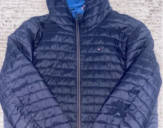 Casaco Jaqueta puffer Tommy Hilfiger azul com capuz Gg