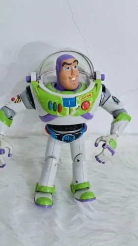 Boneco Buzz Lightyear (Marca Hasbro - Toy Story)