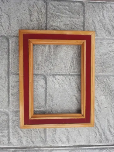 Moldura para quadro antigo 27cm x 21cm madeira maciça e veludo vermelho