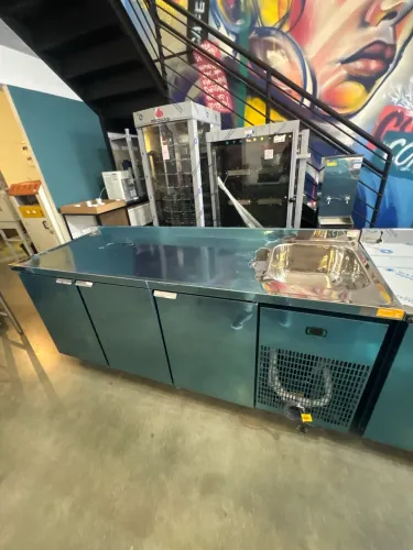 Balcão de serviço refrigerado 2,00m com cuba lado direito Novo