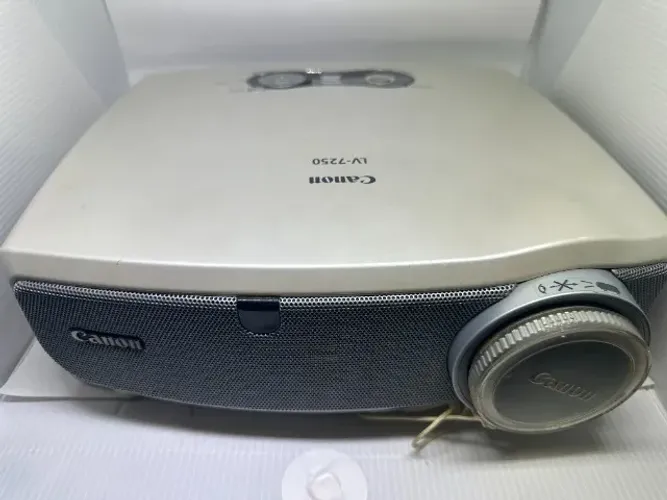 Projetor Canon LV-7250- 2000 Lumens+estojo+hdmi adpatar