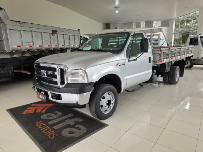F 4000 4X2 2019 CARROCERIA