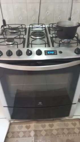 Fogão 5 bocas Eletrolux Top de linha com timer. Pra vender rápido