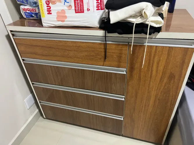 Vende-se cômoda 