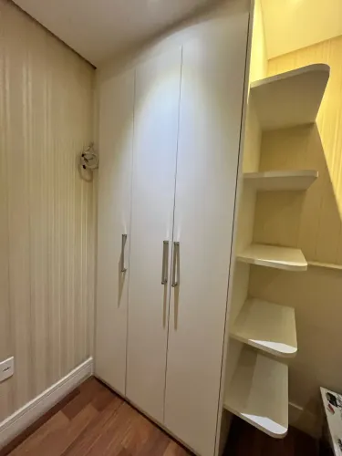 Armário de embutir