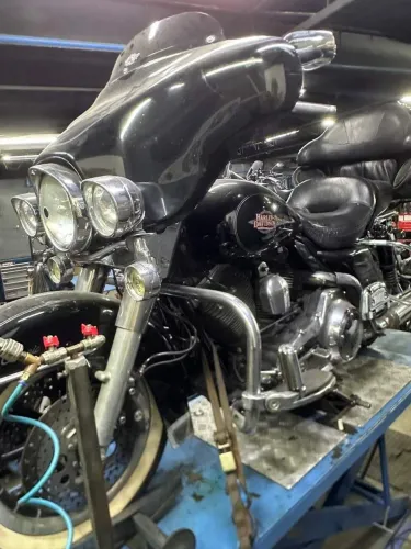 Harley Davidson topada