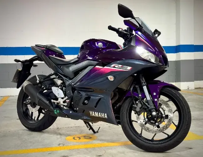 Yamaha YZF-R3 321cc ABS - Ano 2023 - Cor roxa Phantom Purple