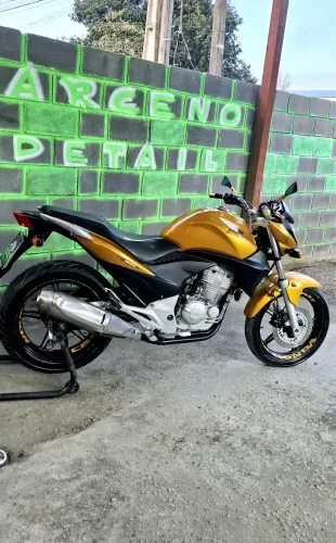 Linda CB300 a venda