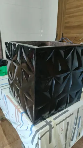 Vaso em Fibra de Vidro modelo Geométrico 40x40cm ( acabamento em pintura automotiva )
