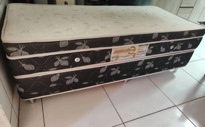 Cama box solteiro e colchão