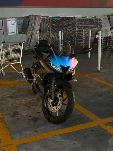 Moto Yamaha R15 - ACEITO CARTÃO ATÉ 18x E TROCA EM MOTO SCOOTER DE MENOR VALOR