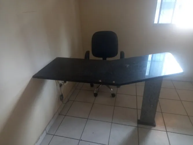 Mesa em granito para escritório 