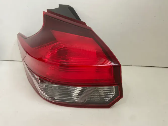 Lanterna Traseira Nissan Kicks 2017 2018 2019 2020 2021 Lado Esquerdo Original