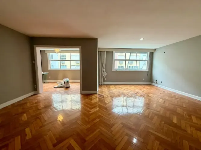 Imóvel para aluguel possui 184 metros quadrados com 3 quartos em Copacabana - Rio de Janei