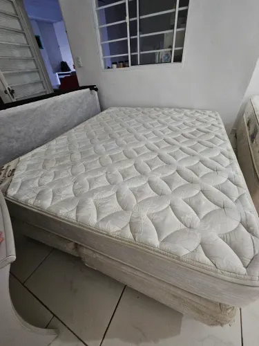 Cama Box Queen