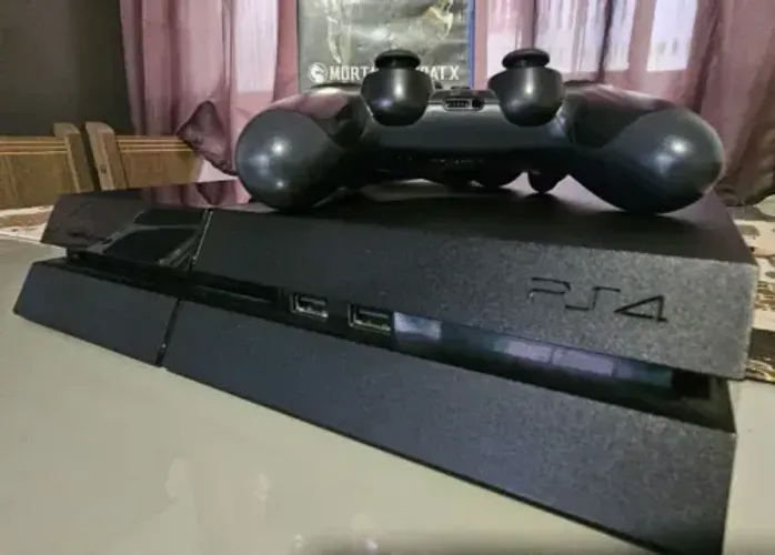 PlayStation 4 FAT - 100% Funcional (Pasta térmica trocada / Detalhe na descrição)