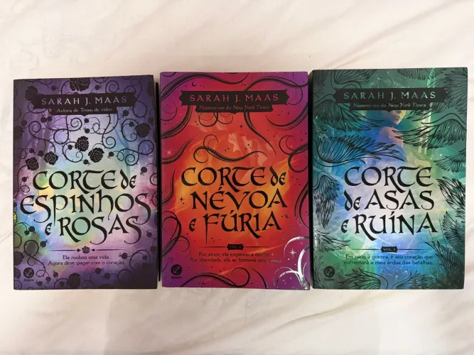 Coleção Corte de Espinhos e Rosas ? Sarah J. Maas