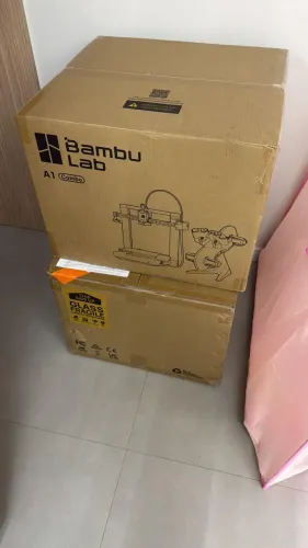 Impressora bambu lab A1 combo LACRADA. R$ 4300,00