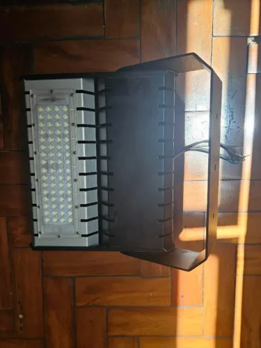Refletor Projetor Industrial LED 75W 8.890lm 5000K 220V IP65 Preto - Novo