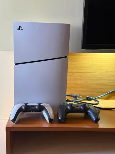 PLAYSTATION 5 - 1TB