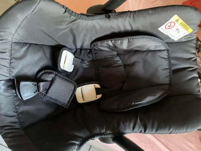 Vende-se bebê conforto dois mês de uso