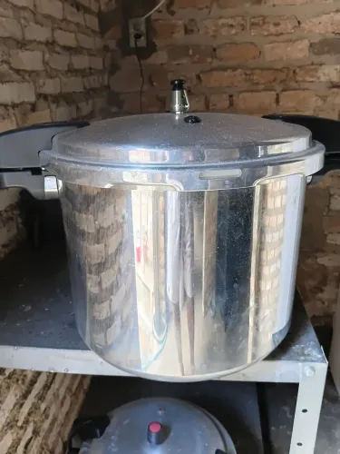 PANELA DE PRESSÃO 20 LITROS!!
