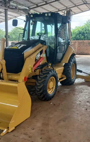 Retroescavadeira Caterpillar 416ECl