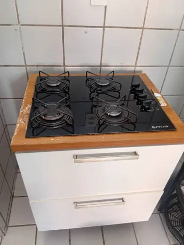 Fogão com armário embutido 