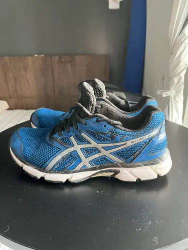 Tênis ASICS - Tam. 41