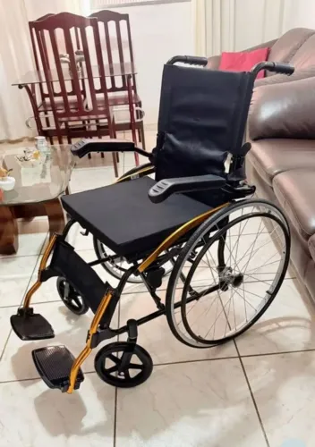 CADEIRA DE RODAS DELLAMED D600 POP DOBRÁVEL 120KG ANTI FURO 