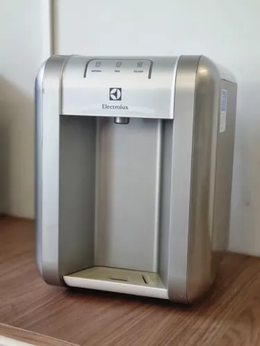 Purificador de Água Electrolux PE10X Ótimo Estado Bivolt | Natural - Fria - Gelada.