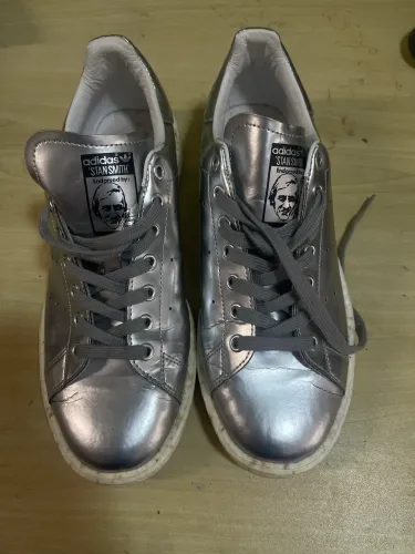 Tênis Adidas Stam Smith prateado 41 br