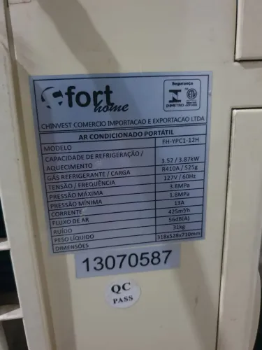 Vendo ar condicionado portátil por apenas semi novo apenas 800 reais