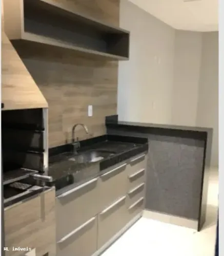 Sobrado para Venda em Goiânia, Setor Faicalville, 3 dormitórios, 3 suítes, 3 banheiros,