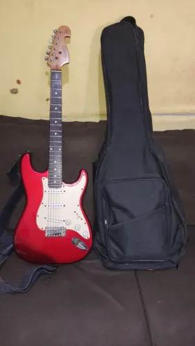 Guitarra semi nova