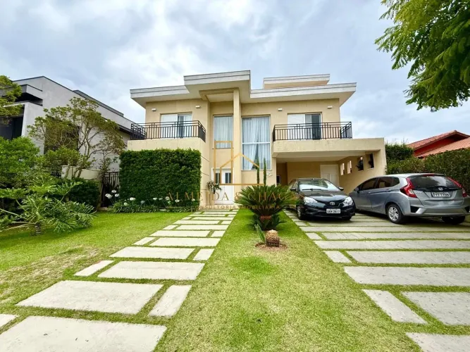 Casa Mobiliada à Venda no Condomínio New Ville Santana de Parnaíba | 250m² | 4 Suítes | R