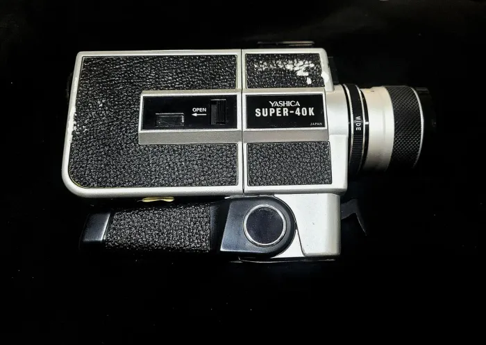 Filmadora Vintage Yashica Super-40K Super 8 - Completa na Caixa Original