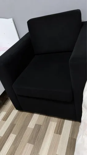 POLTRONA PRETA EM ÓTIMO ESTADO - À VENDA