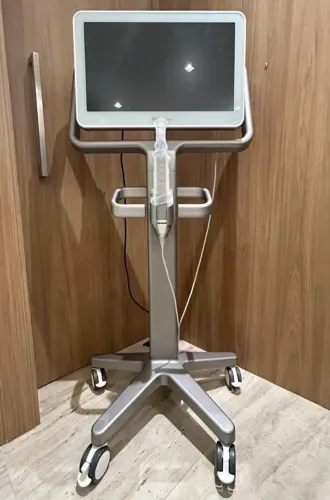 Scanner Intraoral iTero Element 5D Cart (Com Carrinho) - Apenas 3 Meses de Uso!