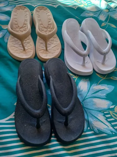 3 chinelos novos