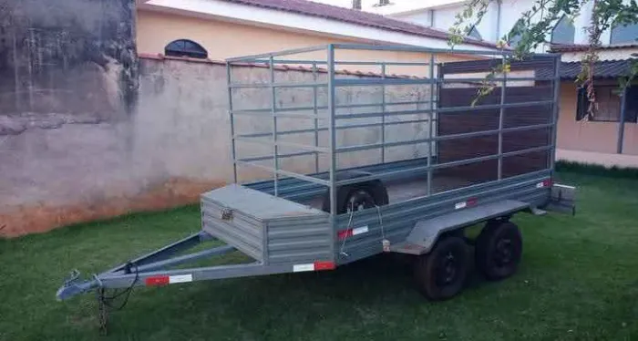 Vende-se essa carretinha capacidade de 1.5 tonelada e meia