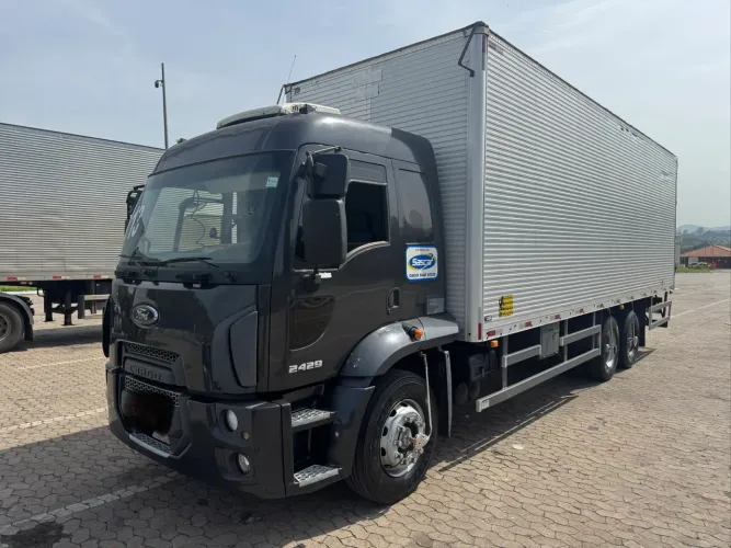 FORD CARGO 2429 2013 BAÚ(RARIDADE!!!)