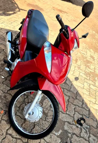 Moto muito conservada...