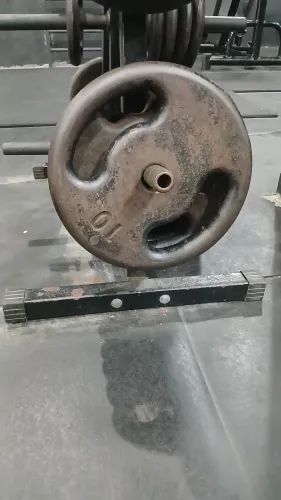 6 anilhas 10kg cada.. estou vendendo a 10 reais o kg