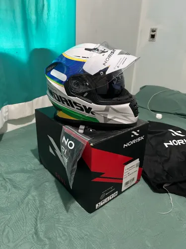 Capacete Norisk Brasil novo , leia a descrição.