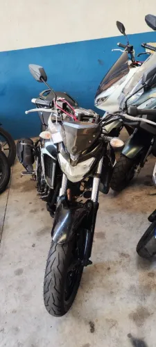 YAMAHA FZ 25 PRETA 2018 Shalon veículos Cariacica 