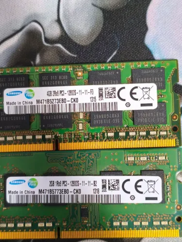 Kit Memória RAM Samsung 6GB DDR3 1600MHz para Notebook - 4GB + 2GB