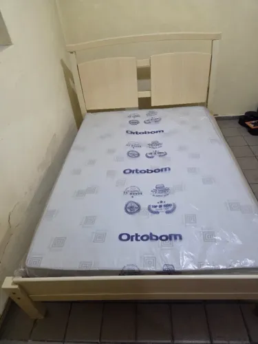 Cama de Casal com Colchão sem Uso